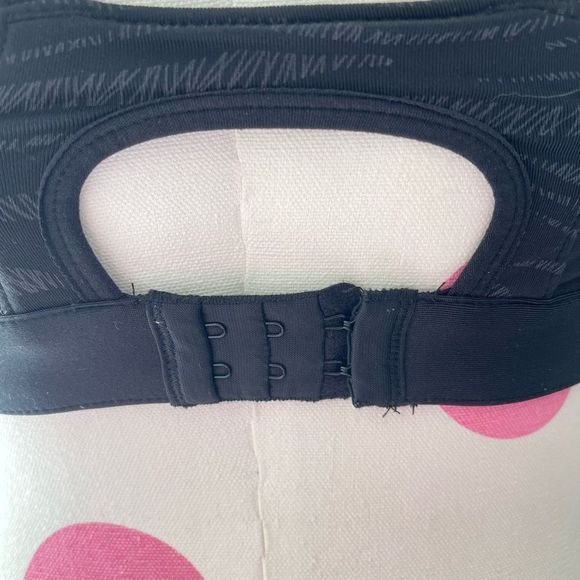 Fabletics Adele High Support Sports Bra Size Small - Picture 6 of 6